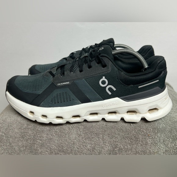 ON CLOUDRUNNER 2 Men's Eclipse Black Athletic Performance Shoes SIZE 11 EUC - Picture 1 of 11